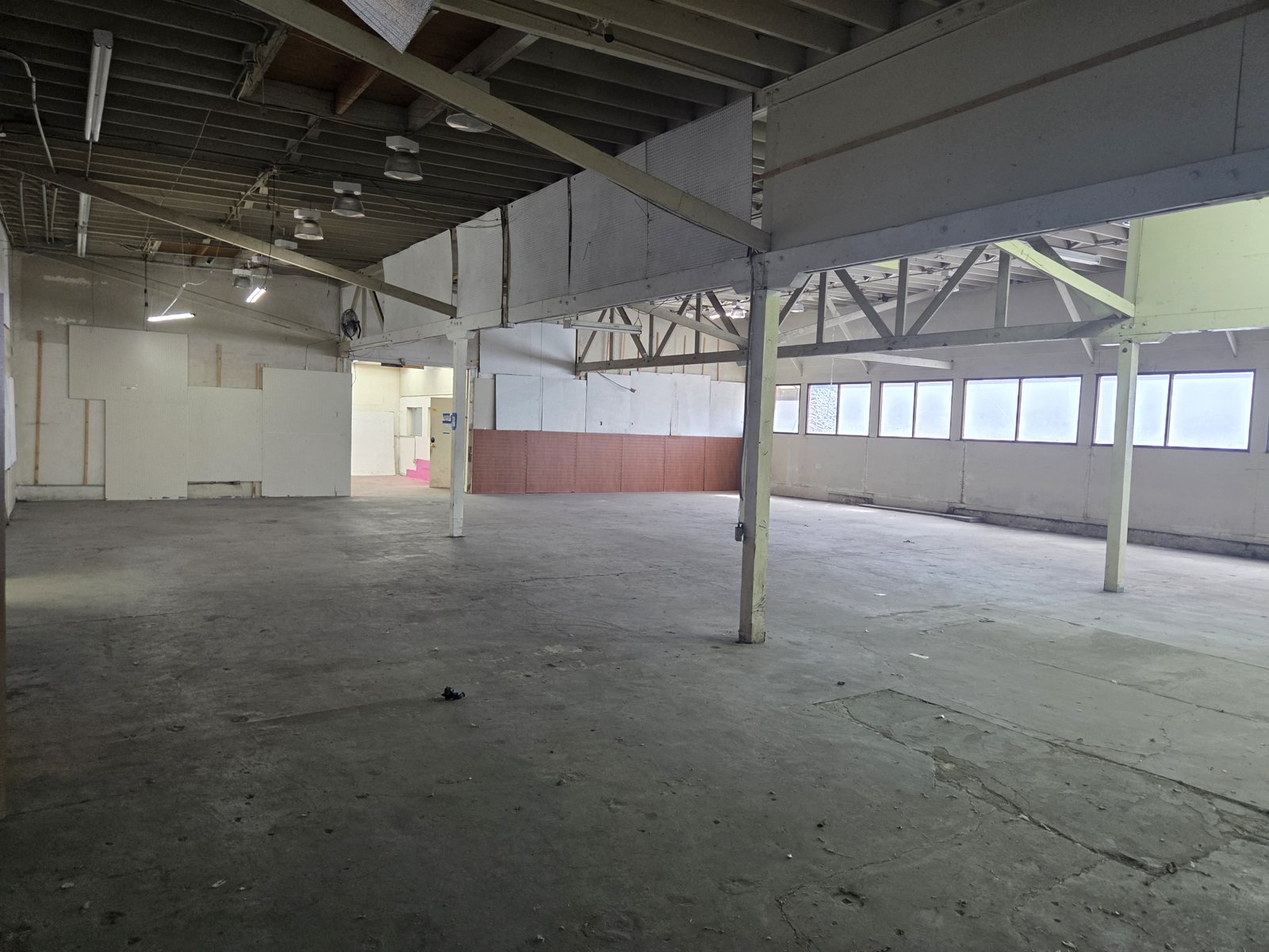 Bell / HP Warehouse & Retail — photo 2
