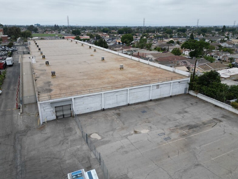 Commercial property photo in South Gate, CA