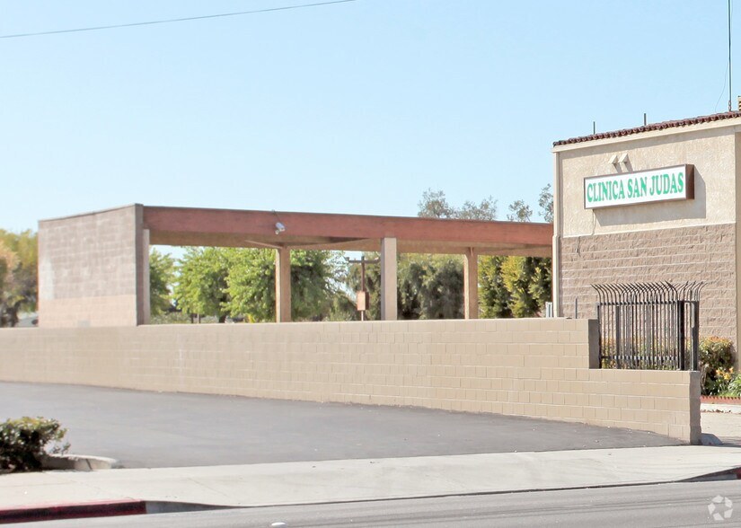 Commercial property photo in Bell, CA