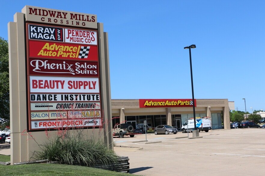 Commercial property photo in Carrollton, TX