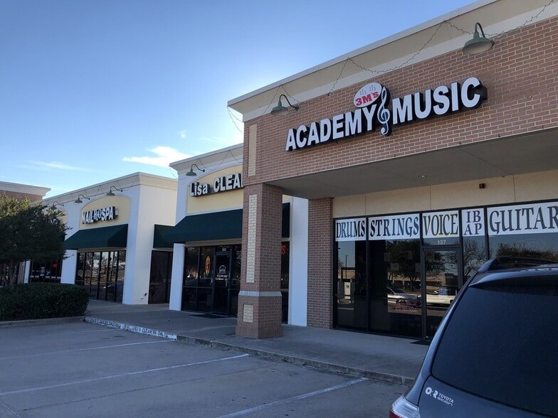 Commercial property photo in Coppell, TX