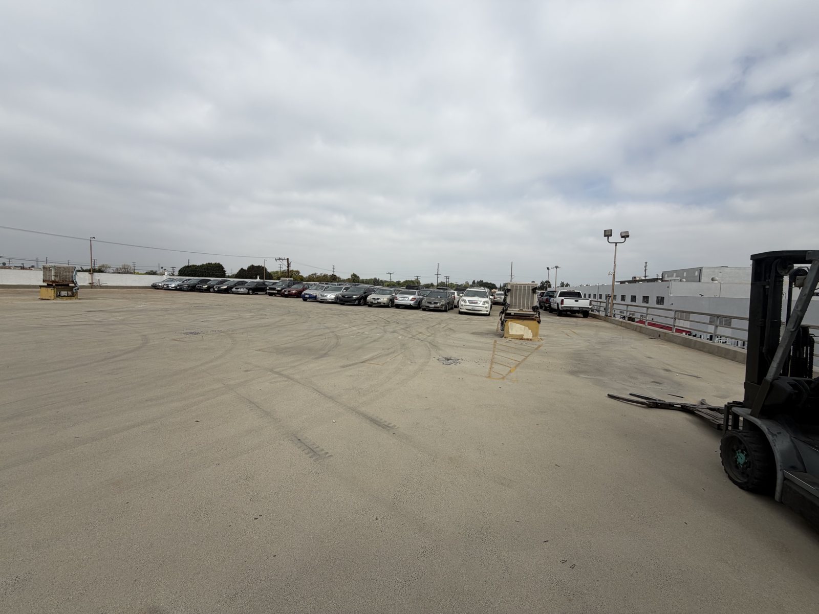 South Gate Rooftop Parking — selected property photo